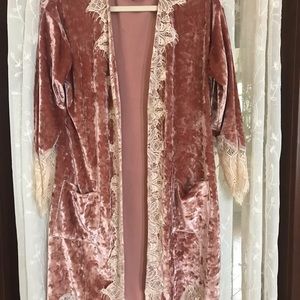 Boston proper vintage crushed velvet dusty rose robe m